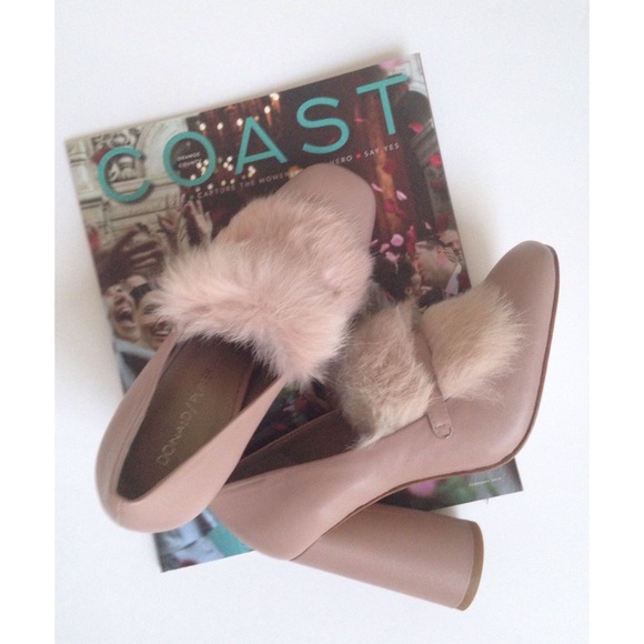 Donald J. Pliner Shoes - Hey Barbie! Stunning Donald Pliner Blush Pumps with fur.
